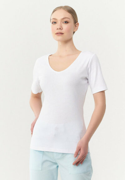 Organication | Ribbat T-shirt i ekologisk bomull med V-ringning