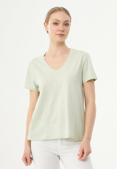 Organication | Basic T-shirt i ekologisk bomull med V-ringning