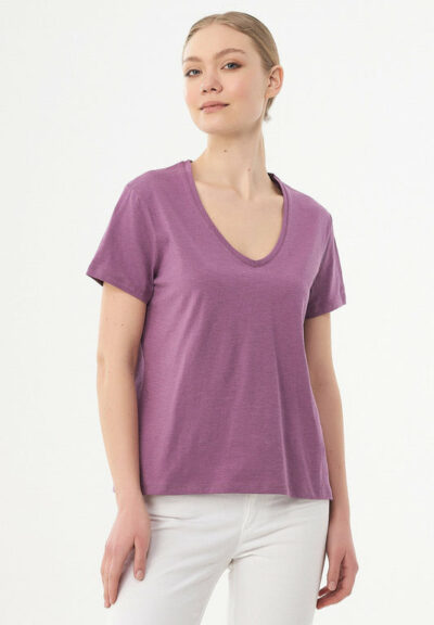 Organication | Basic T-shirt i ekologisk bomull med V-ringning
