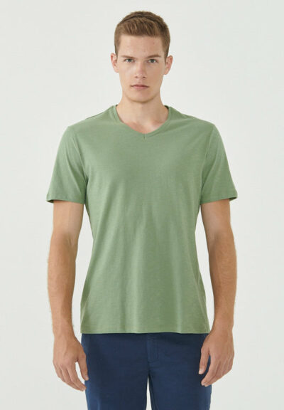 Organication | Basic T-shirt i ekologisk bomull med V-ringning