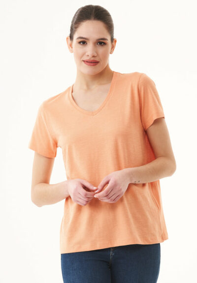 Organication | Basic T-shirt i ekologisk bomull med V-ringning