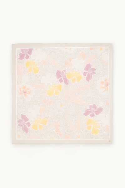Kartini - Le Grand Scarf