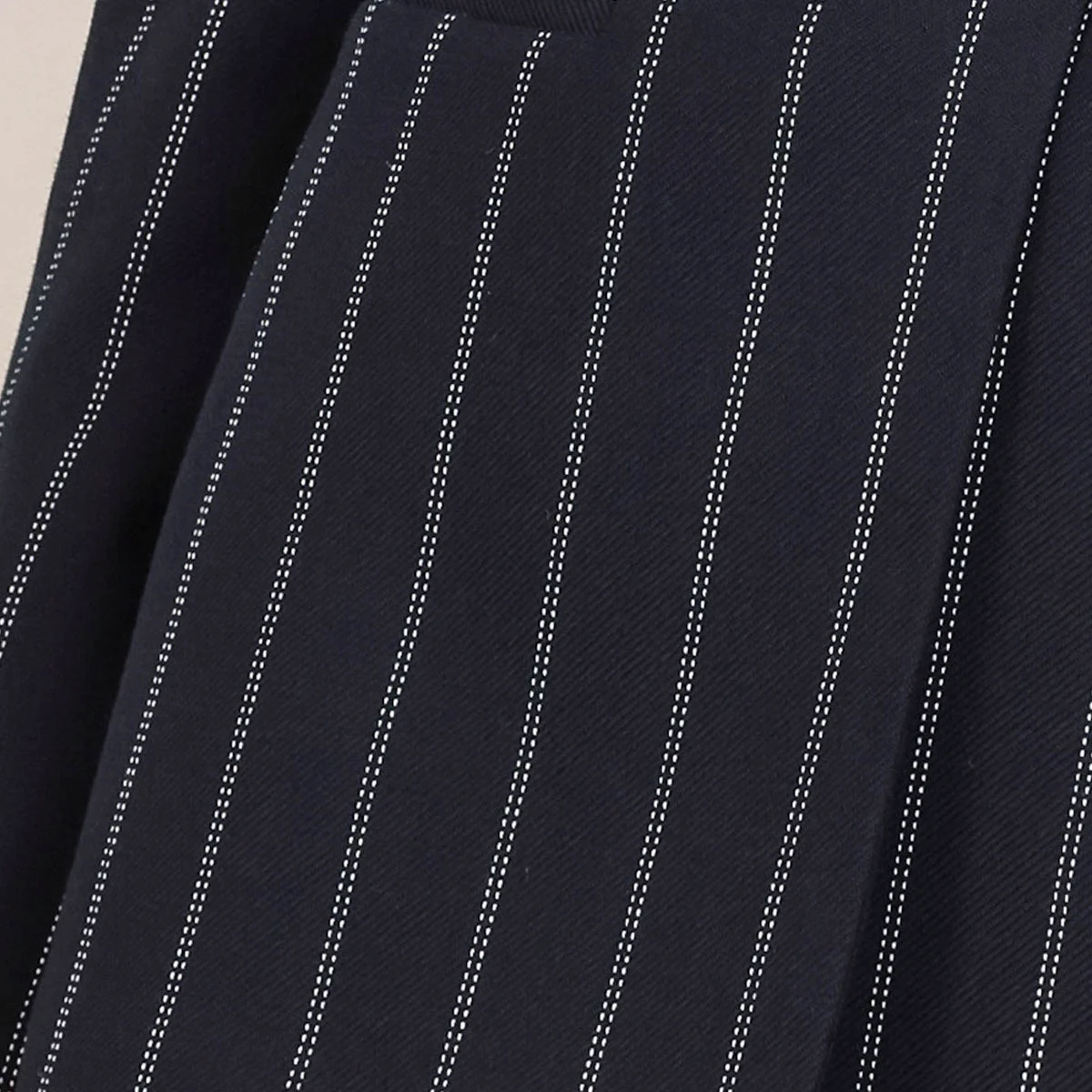 Pinstripe-detail