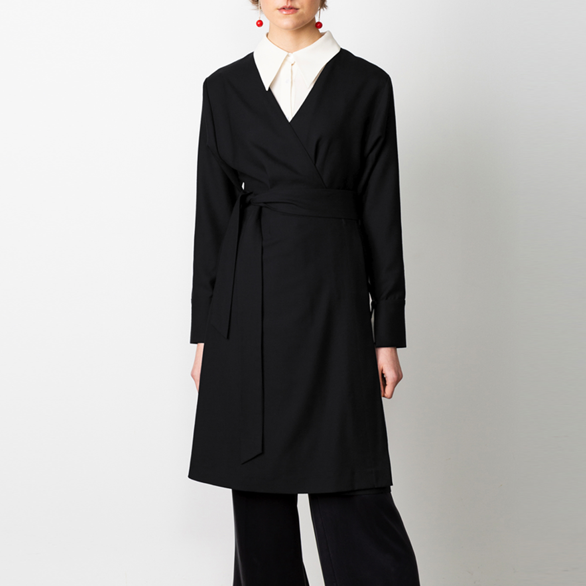 Wrap-dress-knee-length-black-front-4