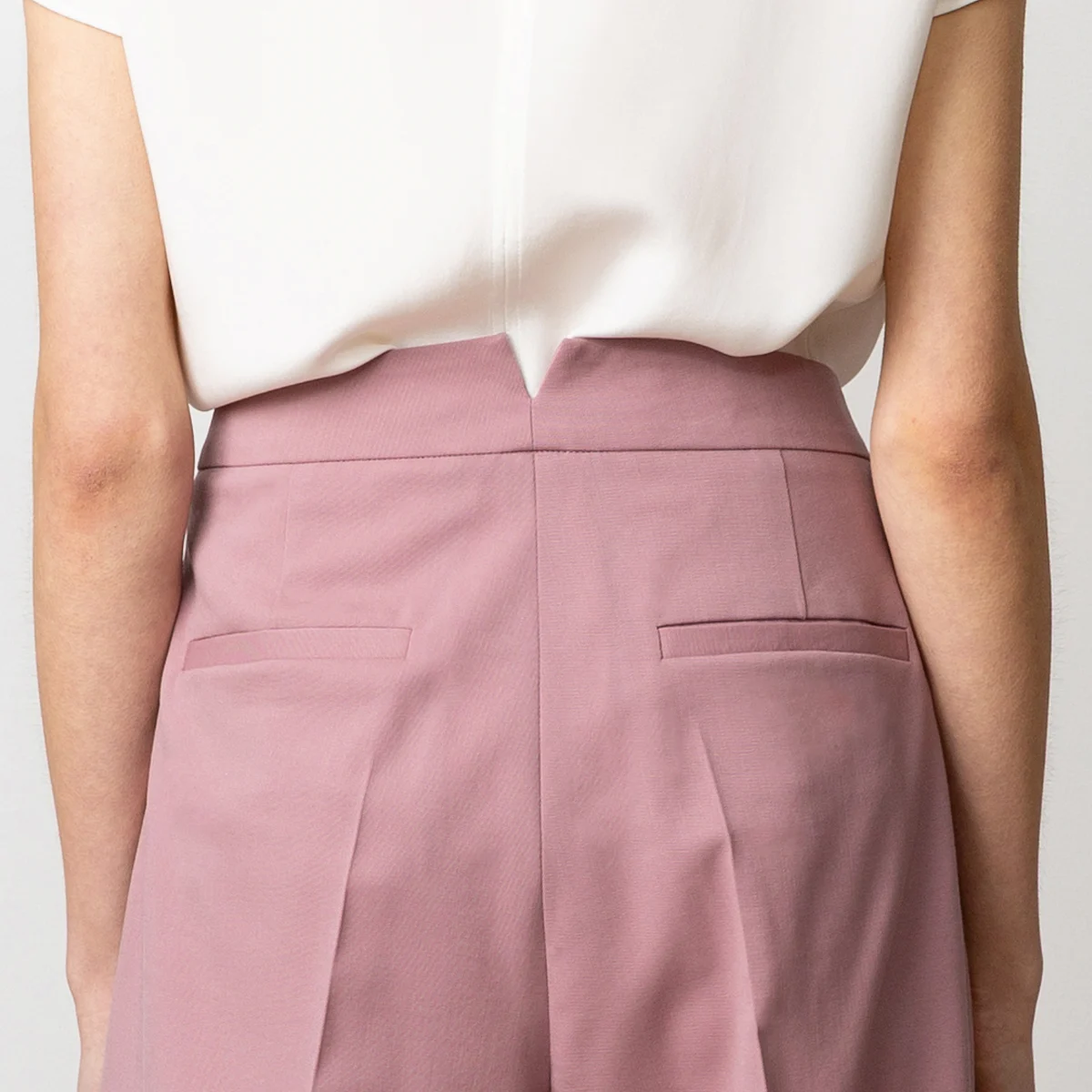 Tapered-trousers-pink-back