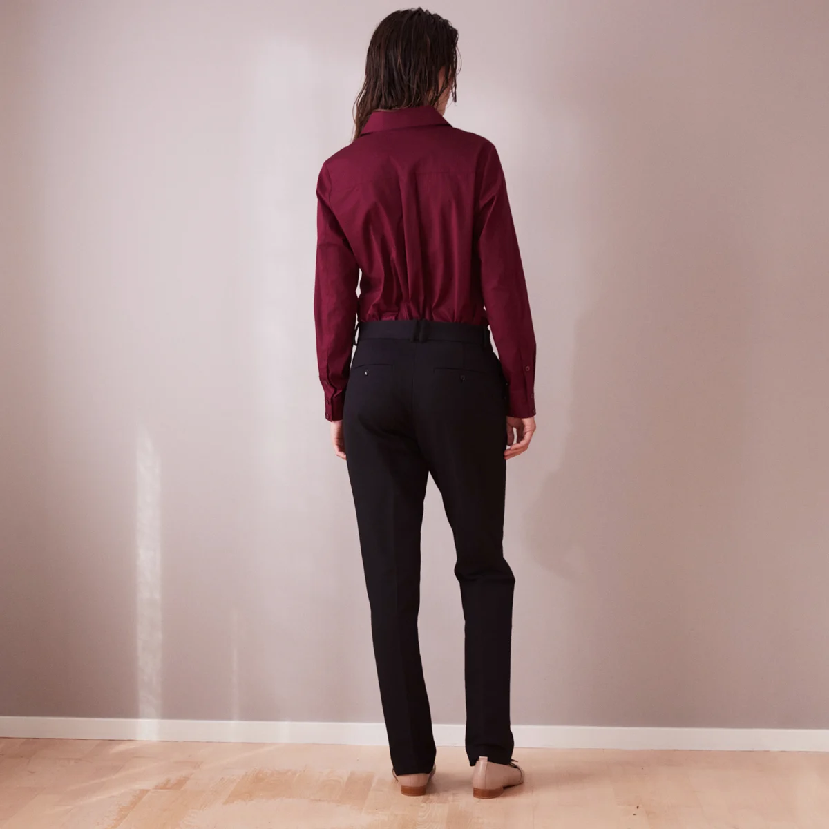 Black-long-suit-pants-back-on-model-1