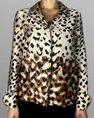 Skjorta med leopardmönster