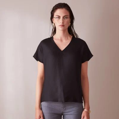 Studio Heijne | Black V-Neck Silk Tee
