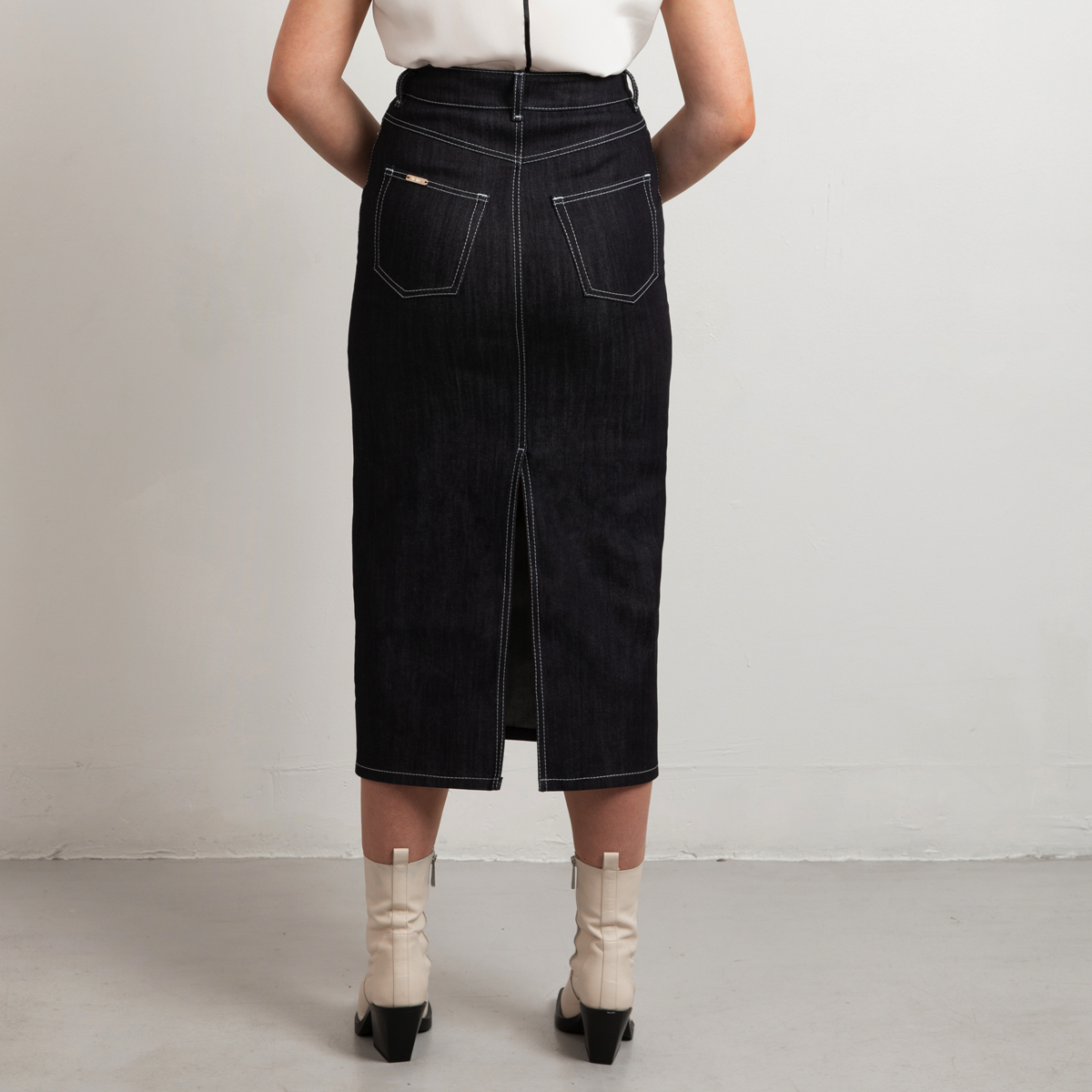Denim-long-blue-white-st-back