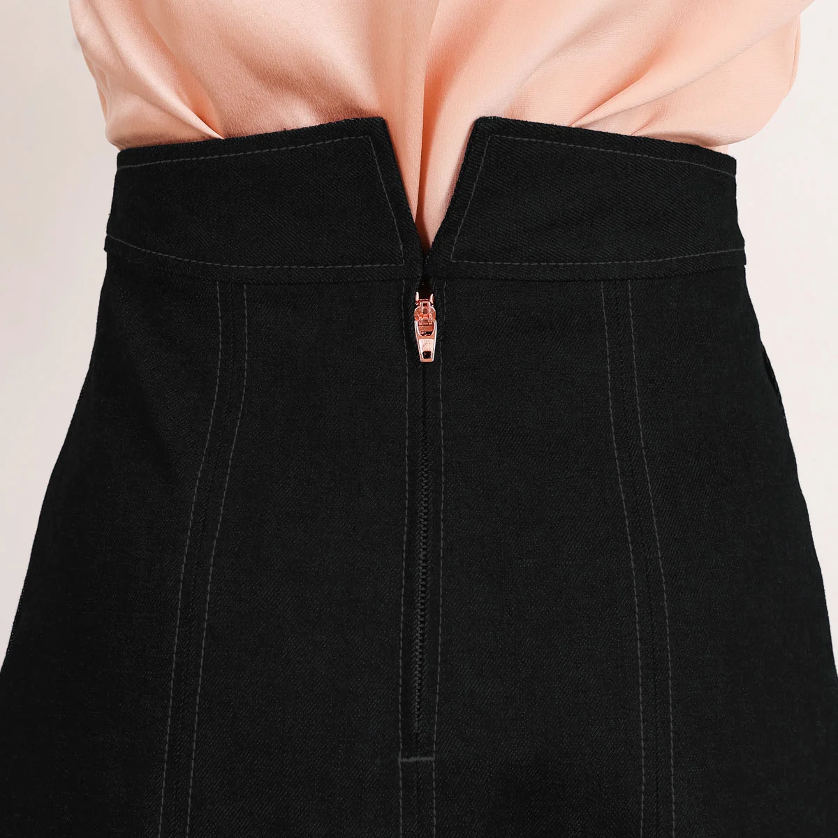 Flow-detail-back-black