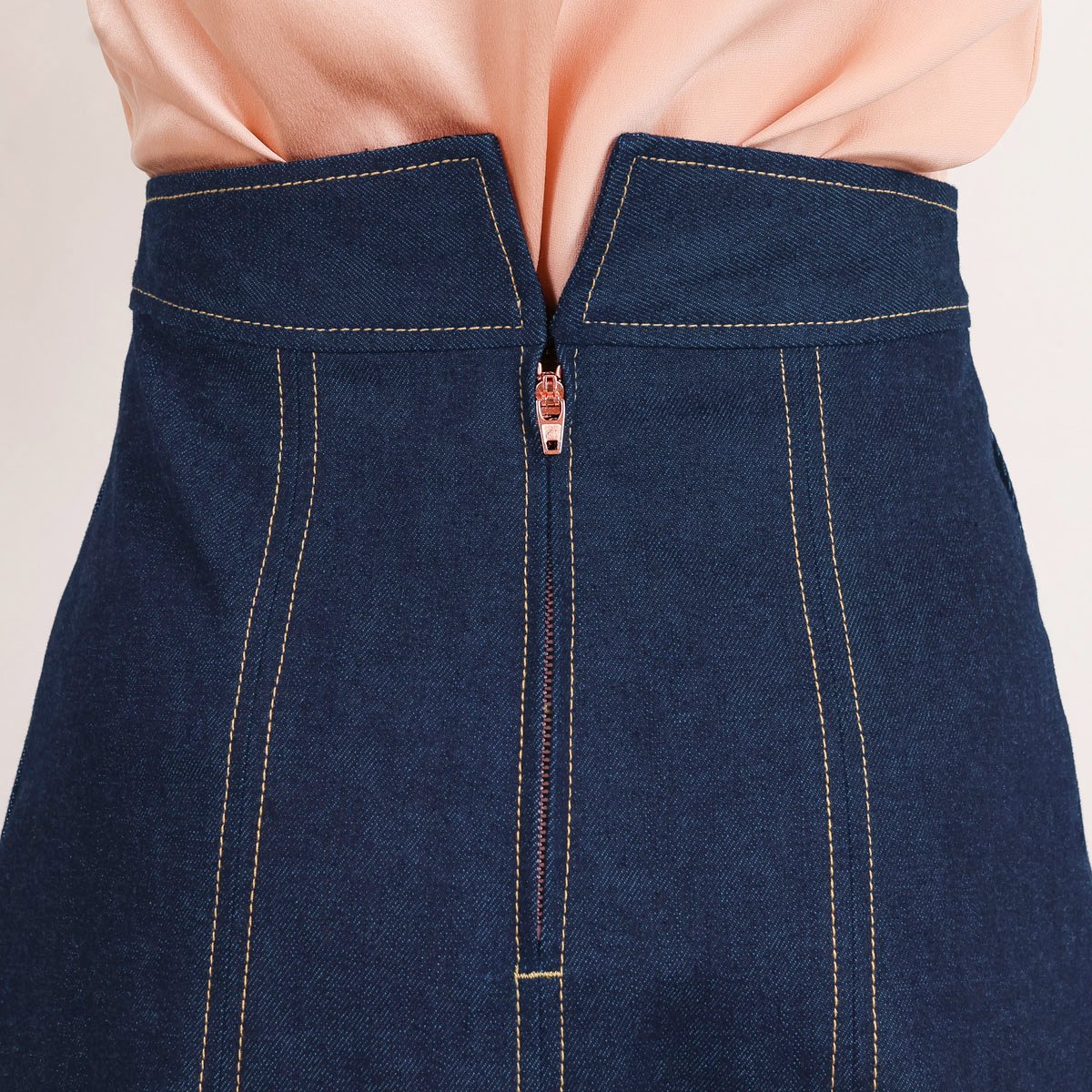 Flow-detail-back-mid-blue