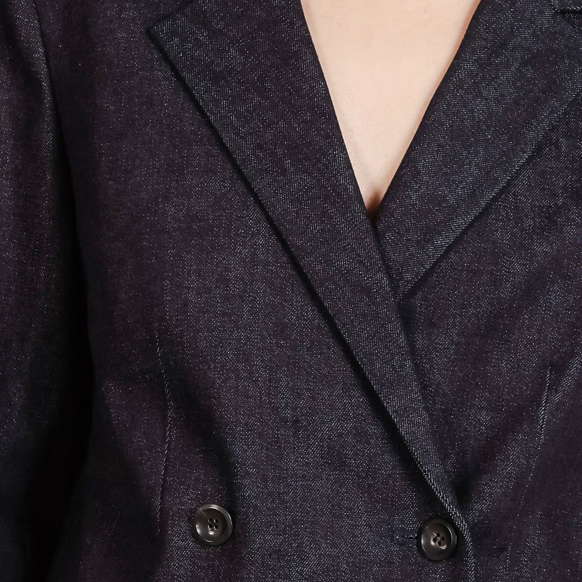 Double-breasted-blazer-detail-front