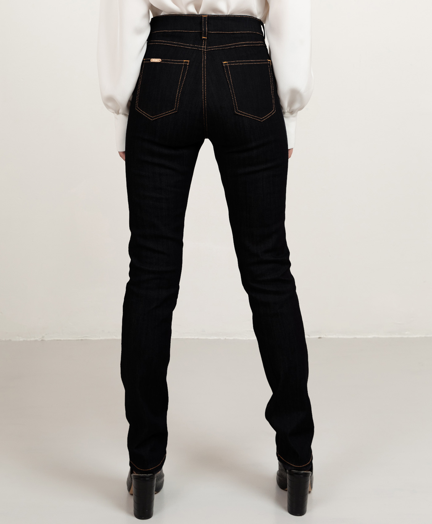 Blck-denim-back-long-tabaccco-stitchings