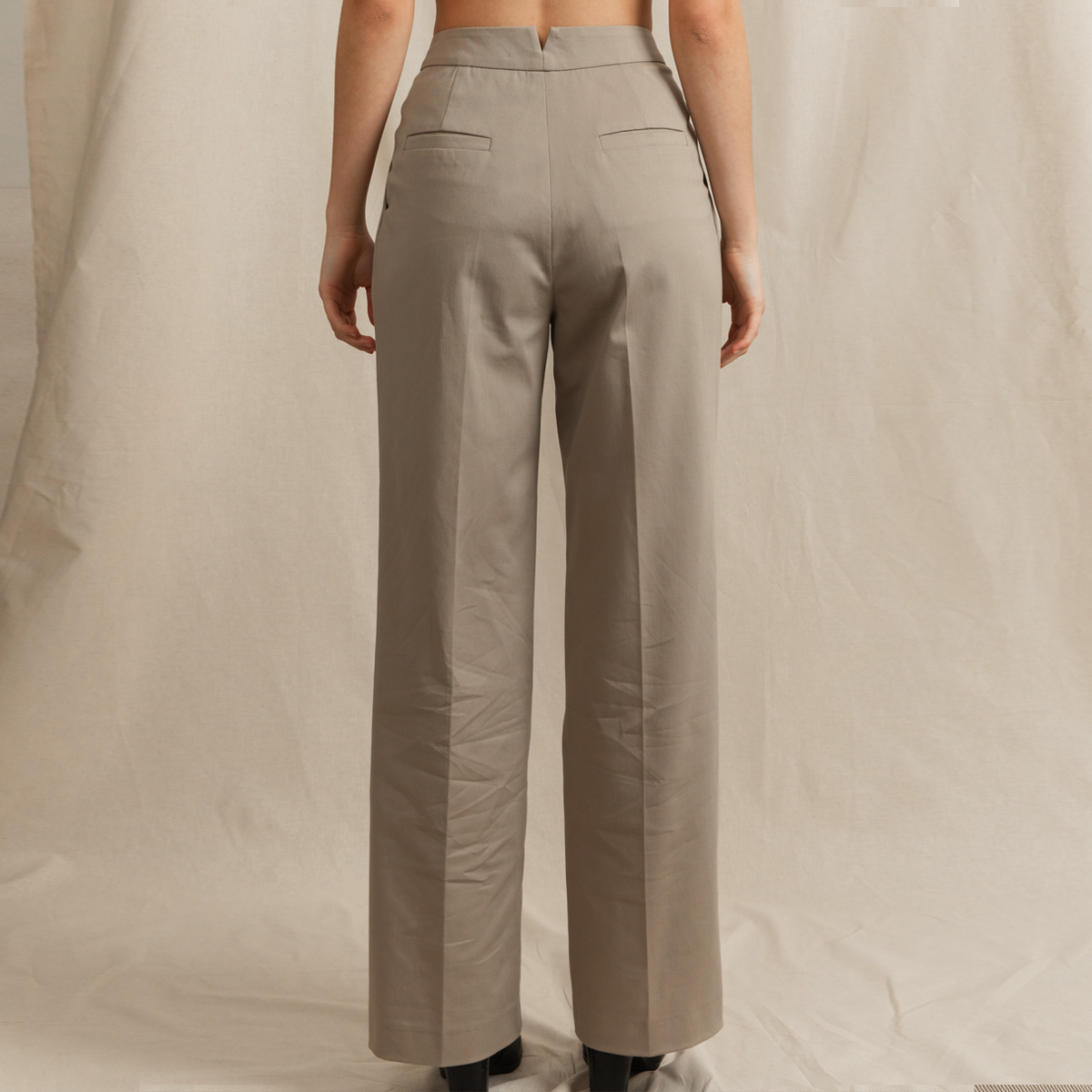 Swipe-sand-back-long