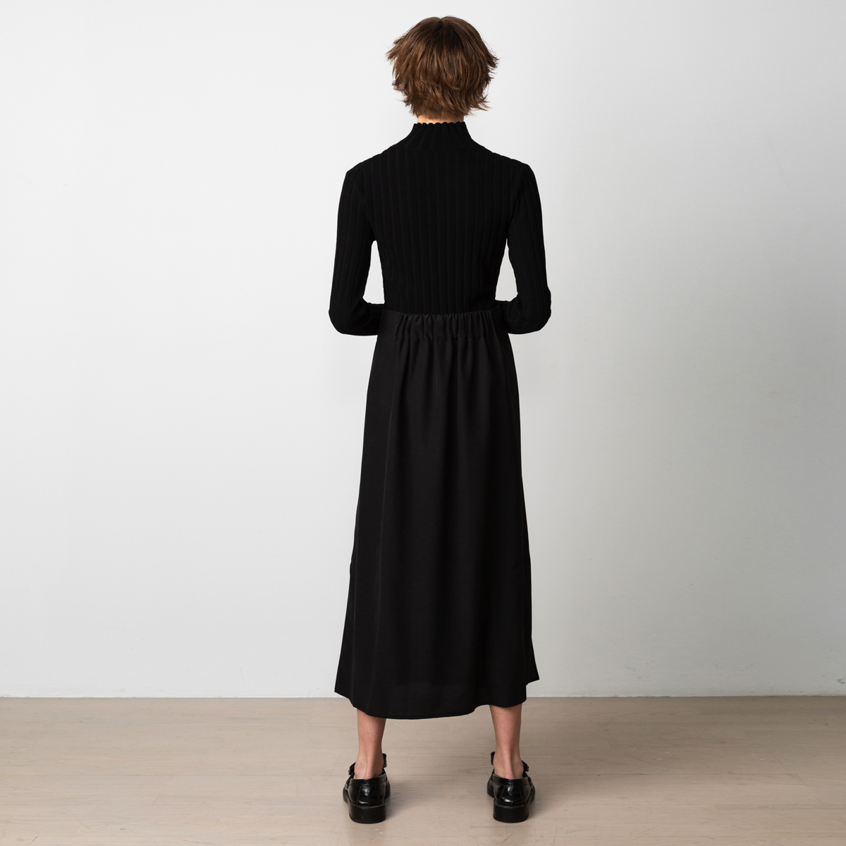 Florence-skirt-black-back-full