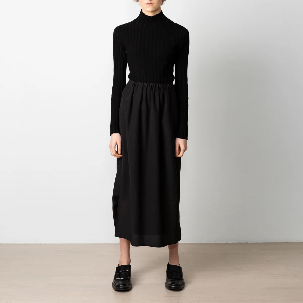 Florence-skirt-black-front-half-head