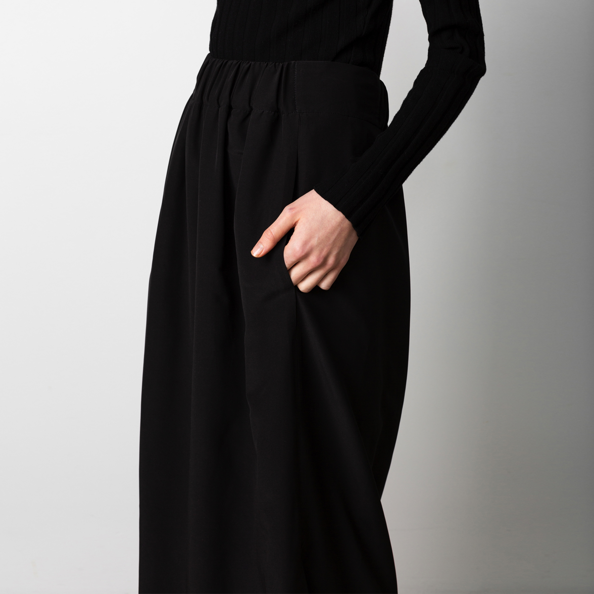 Florence-skirt-black-side-detail