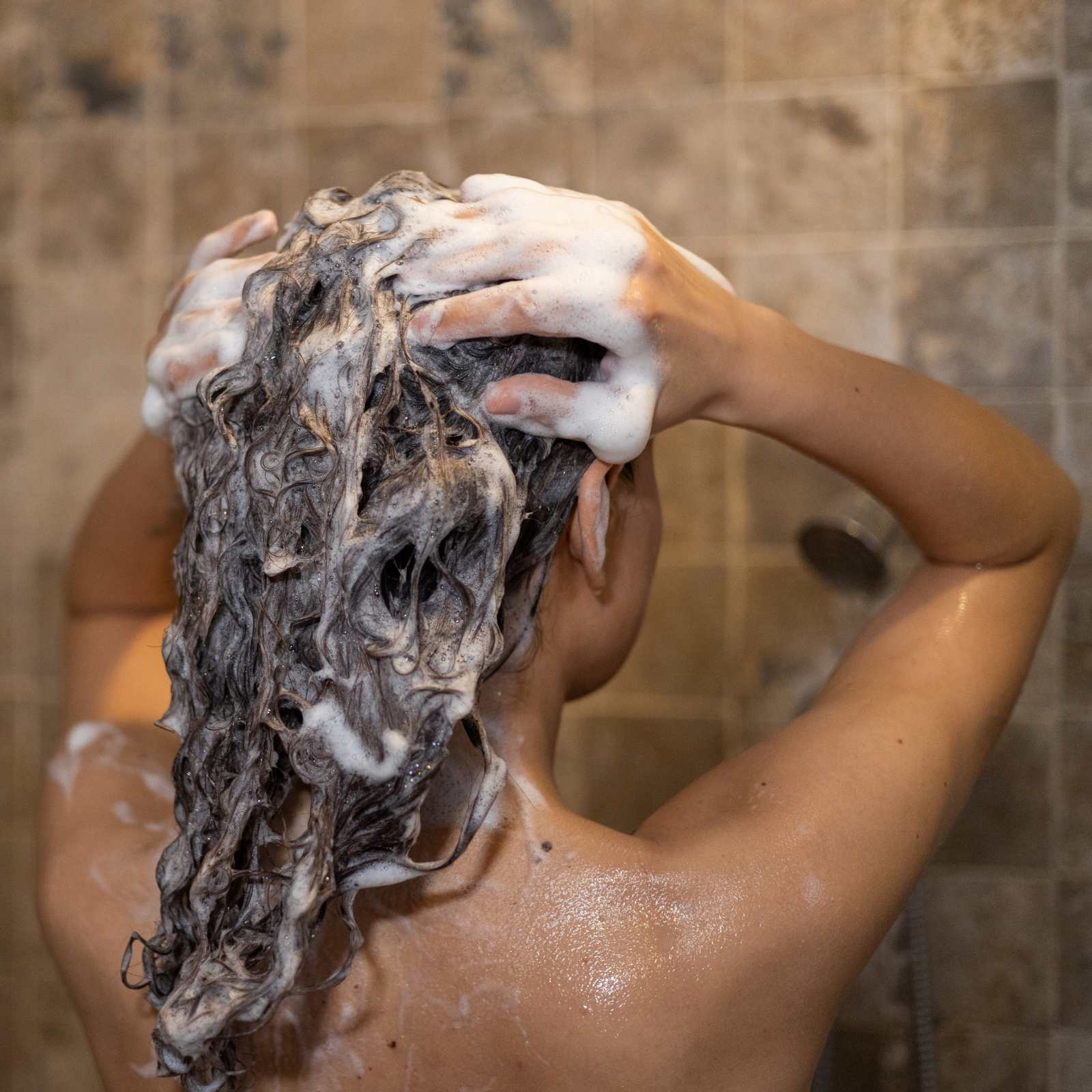 ARxSBx80xCY-InUse-Shower-001