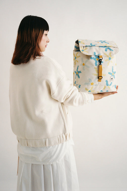 Scout Backpack Daisy Sample
