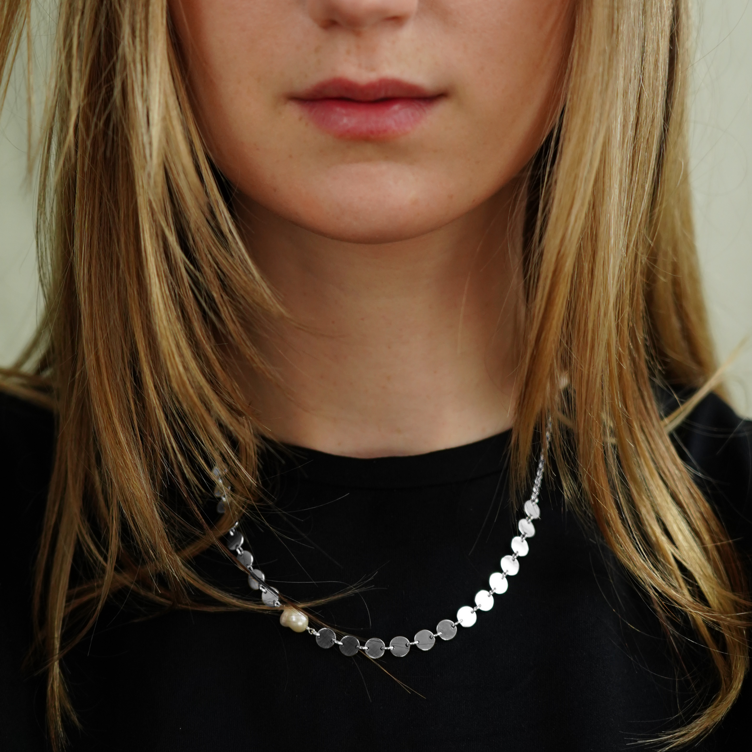 Valentina_halsband_silver_DSC07793_kopiera.png