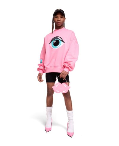 Rosa sweatshirt med ett öga i mitten. Ögat har en blå iris.