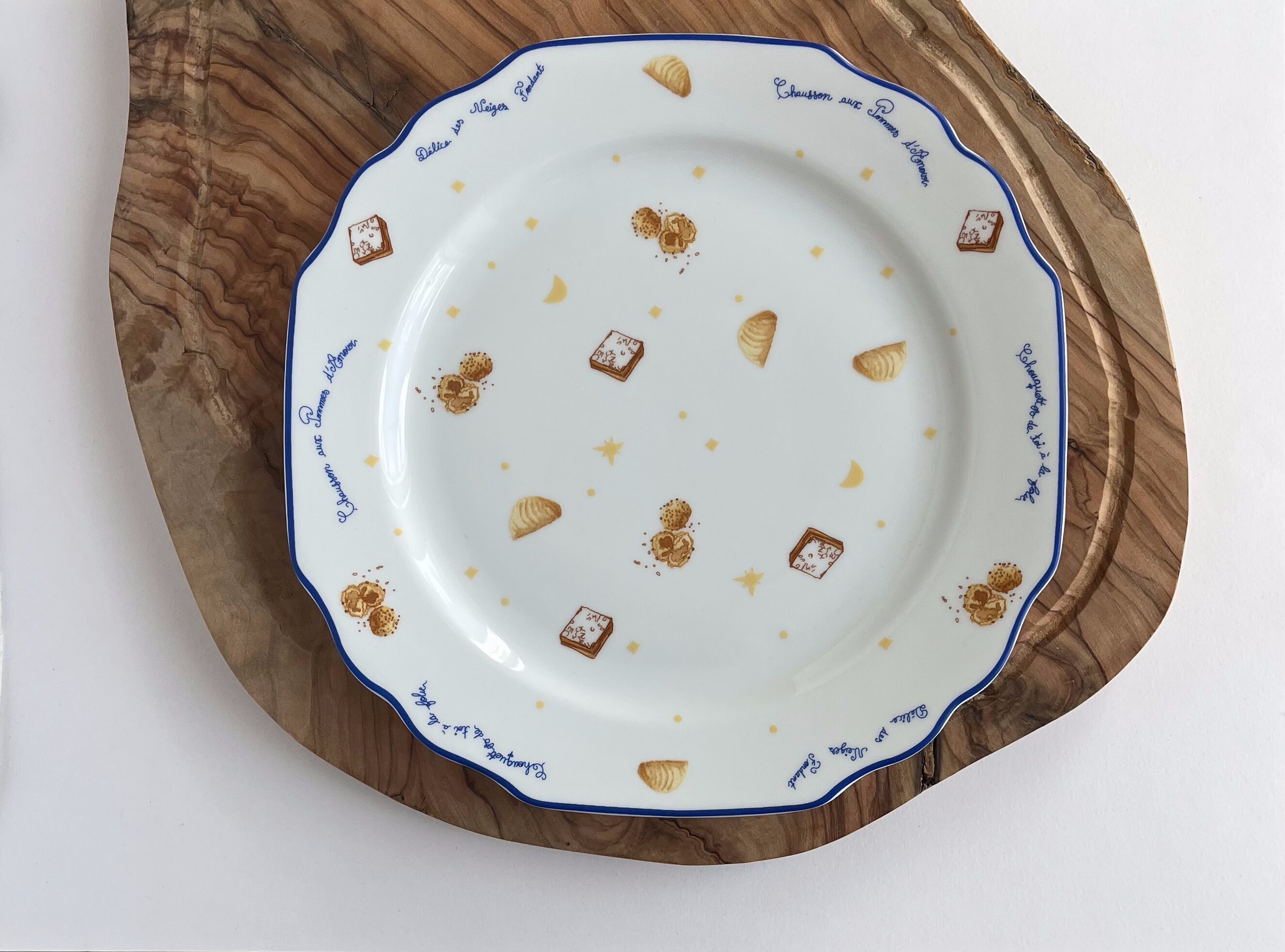 Loulou all-over-print breakfast plates
