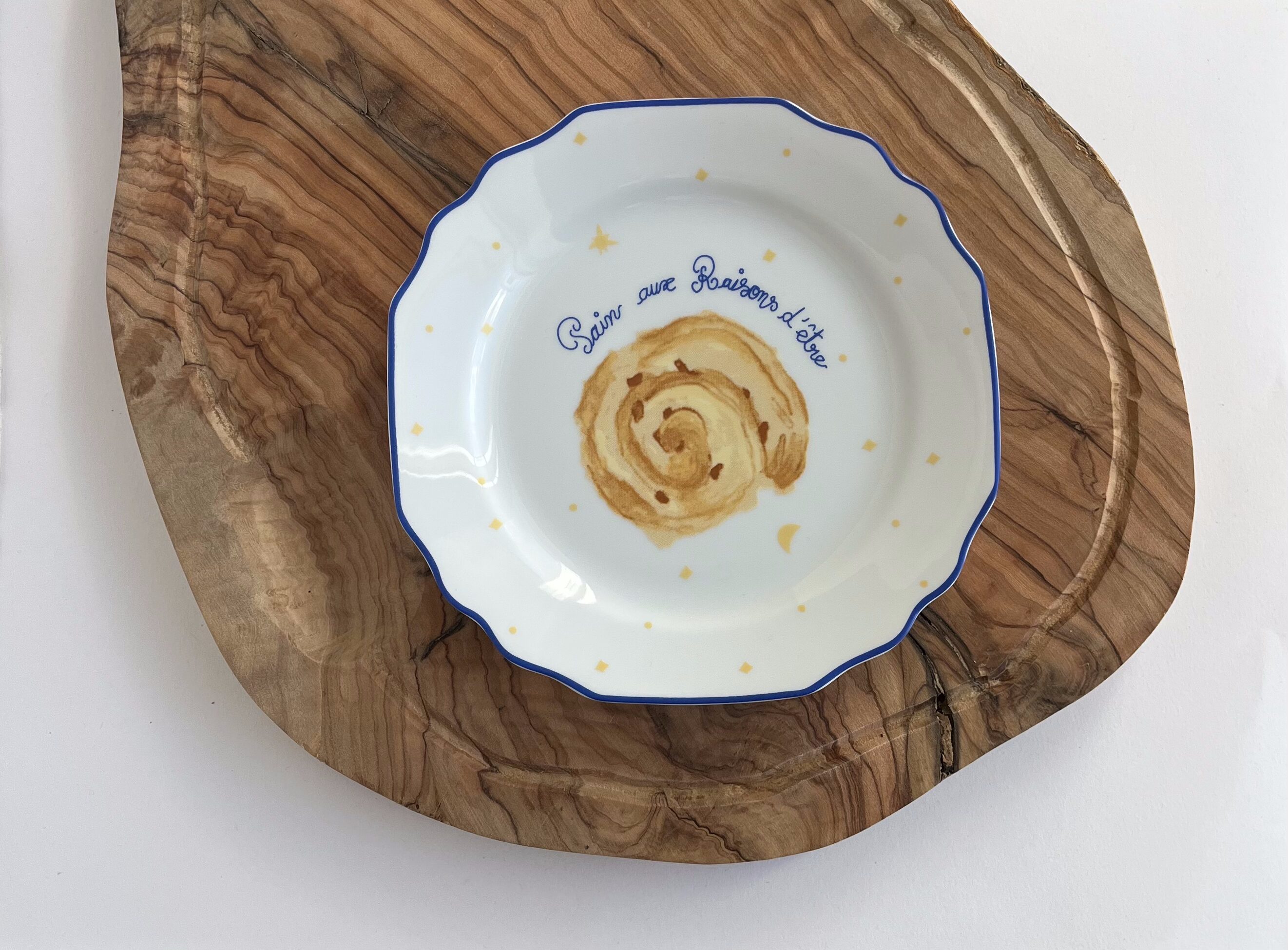LoulouRaisinsBread1 Loulou pain aux raisins bread plate