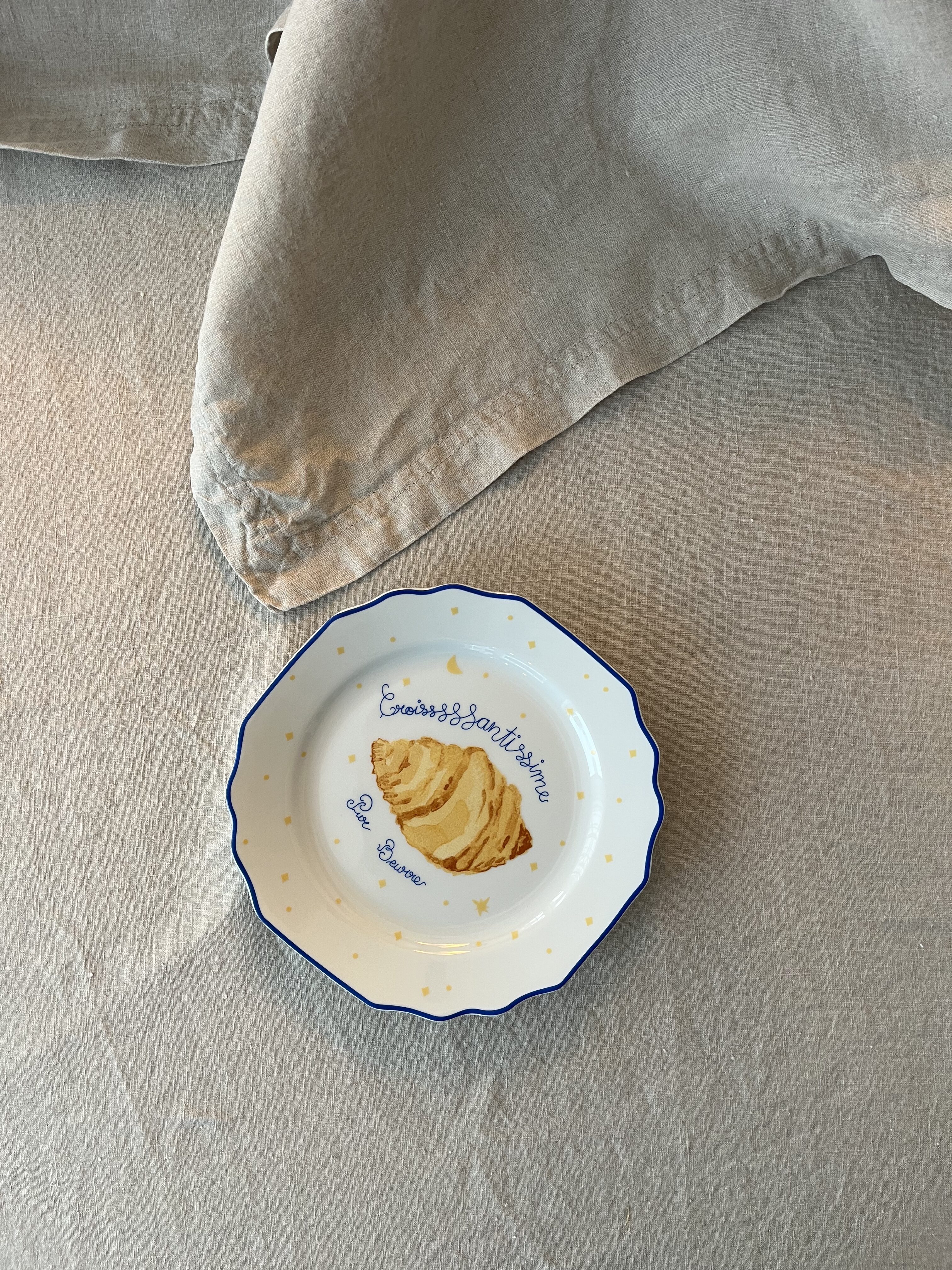 Croissant table cloth 3